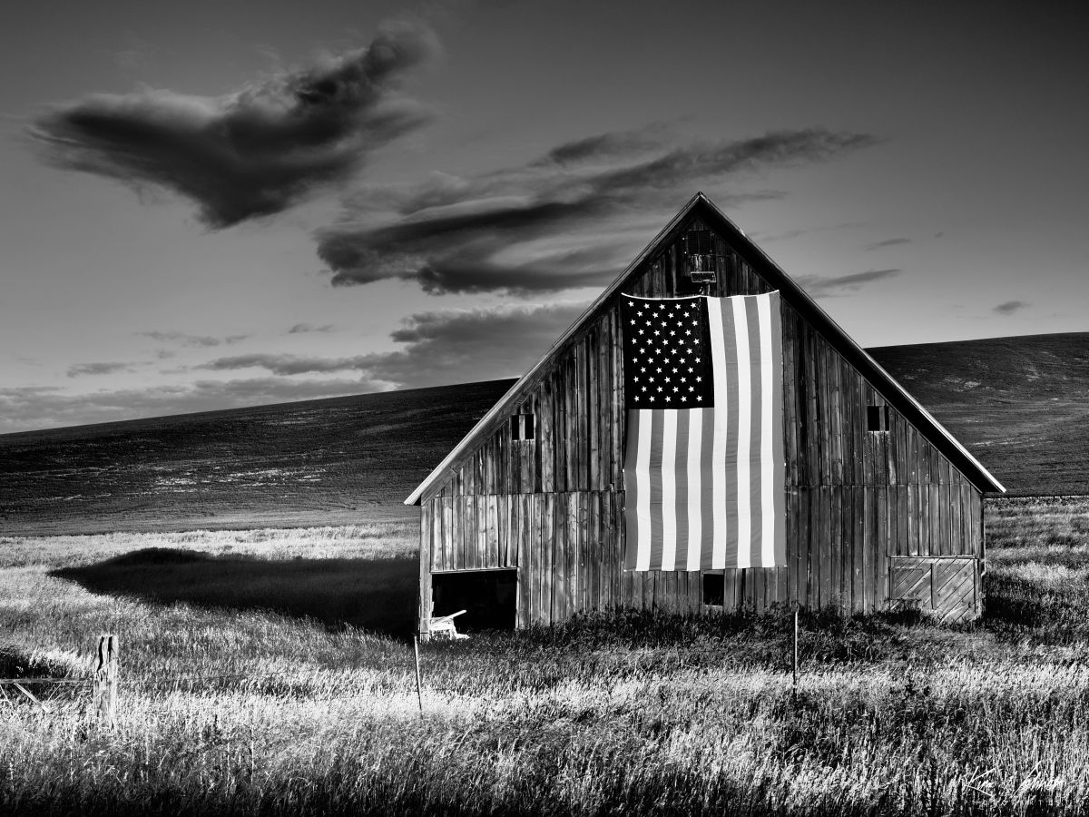 Flag Barn on the Hills